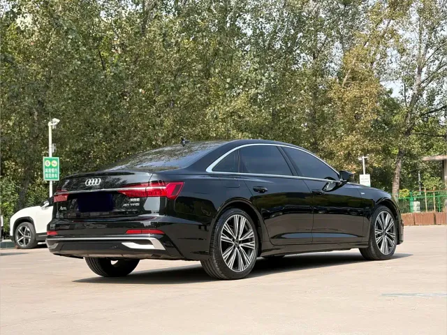 Audi A6L — Фото автомобиля 12