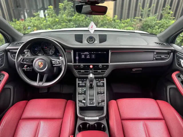 Porsche Macan — Фото автомобиля 14
