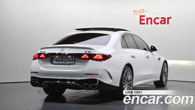 Mercedes-Benz E-Class — Фото автомобиля 2