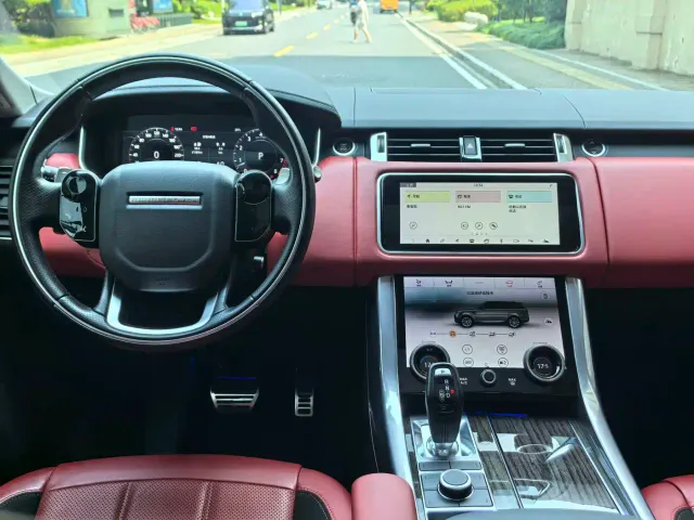 Land Rover Range Rover Sport — Фото автомобиля 8