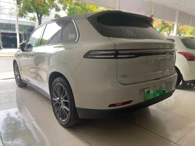 Leapmotor C10 — Фото автомобиля 7