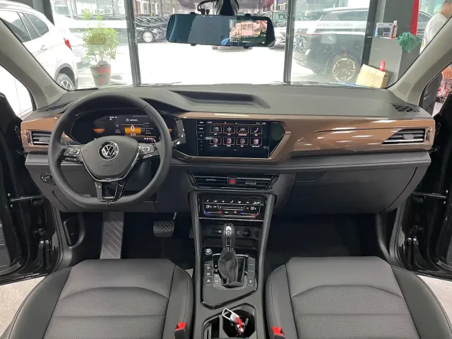 Volkswagen Tharu — Фото автомобиля 5