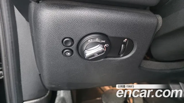 Mini Cooper Cooper 5 дверей Classic — Фото автомобиля 17