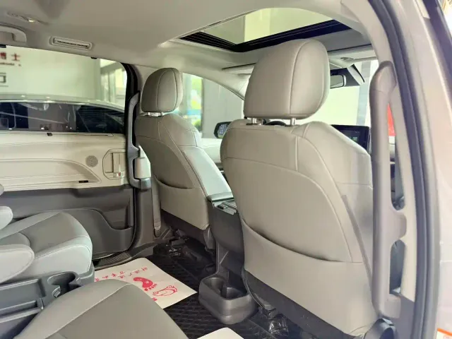 Toyota Granvia — Фото автомобиля 13