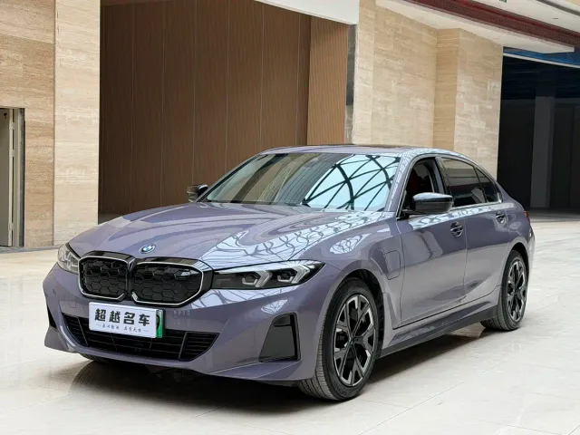 Фотография автомобиля — BMW i3
