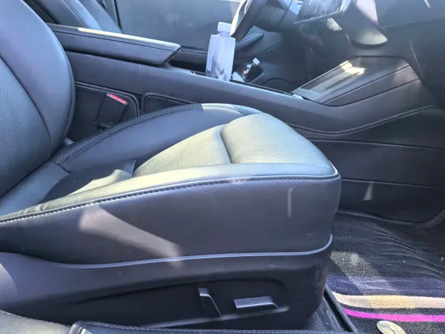 Tesla Model 3 — Фото автомобиля 15
