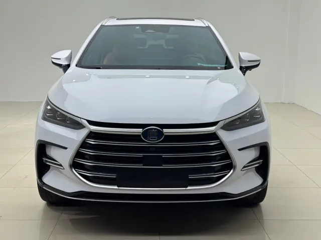 BYD Tang — Фото автомобиля 2