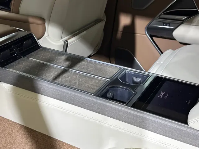 Land Rover Range Rover — Фото автомобиля 27