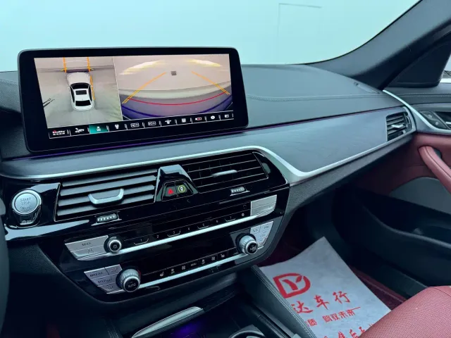BMW 5 Series — Фото автомобиля 10