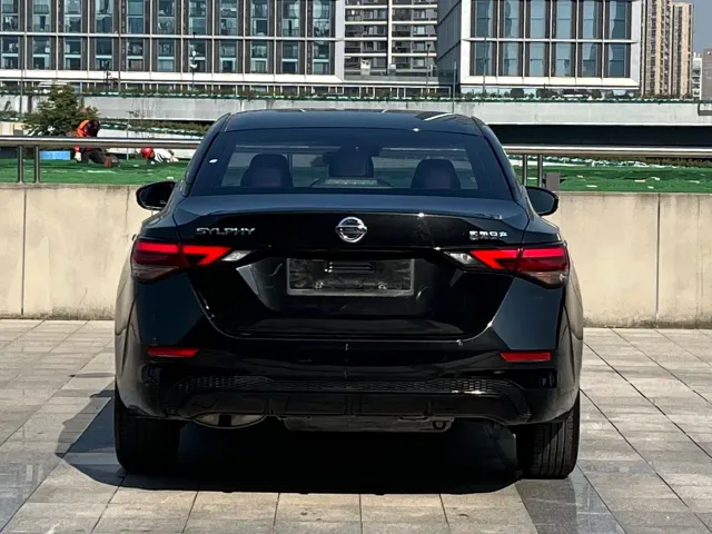 Nissan Sylphy — Фото автомобиля 5