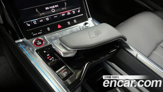 Audi e-tron — Фото автомобиля 9