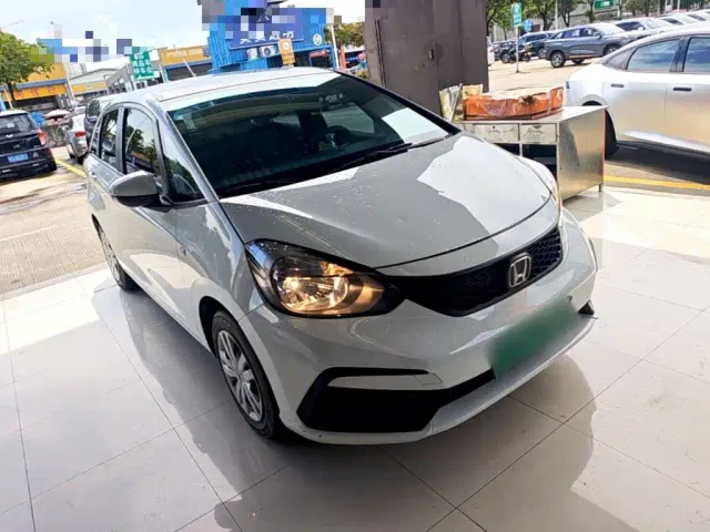 Honda Fit — Фото автомобиля 3