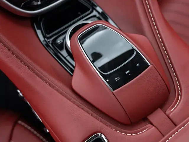 Aston Martin DB11 — Фото автомобиля 8