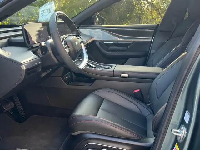 Xpeng P7 — Фото автомобиля 4