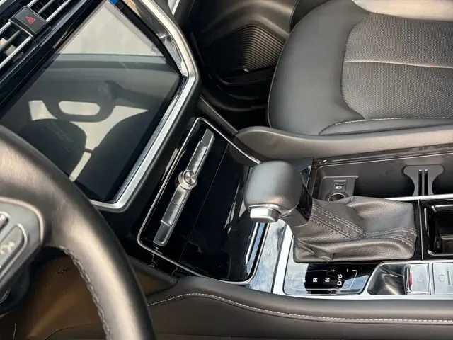 Roewe RX8 — Фото автомобиля 4