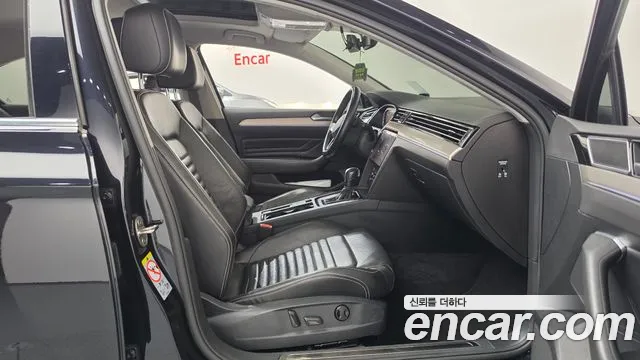 Volkswagen Passat — Фото автомобиля 16