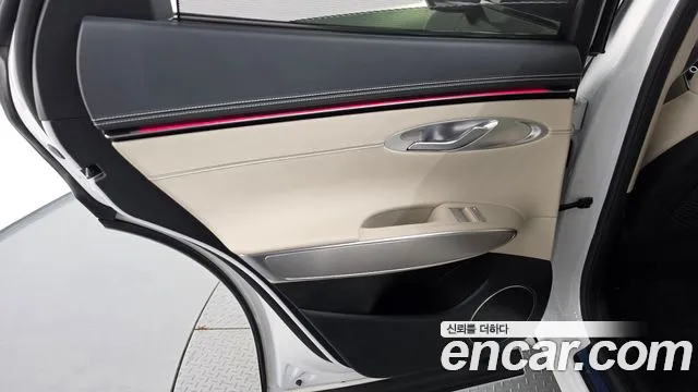 Genesis GV70 — Фото автомобиля 14