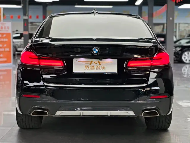 BMW 5 Series — Фото автомобиля 4