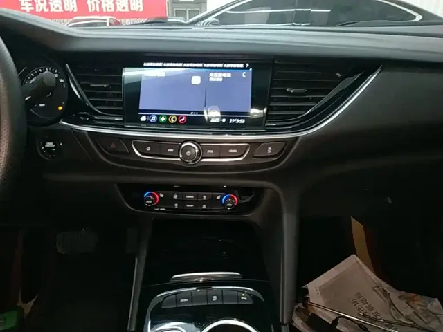 Buick Regal — Фото автомобиля 12