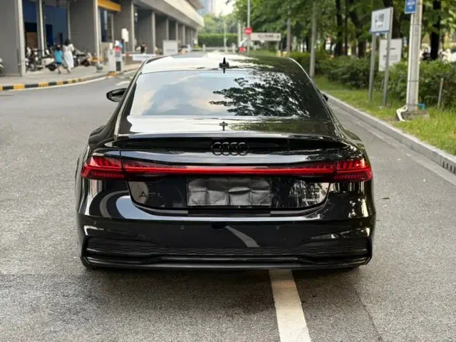 Audi A7L — Фото автомобиля 5