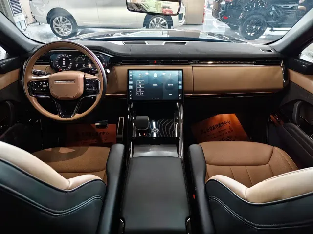Land Rover Range Rover Sport — Фото автомобиля 12