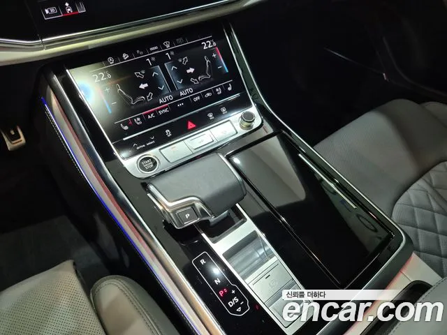 Audi Q8 55 TFSI quattro Premium — Фото автомобиля 9