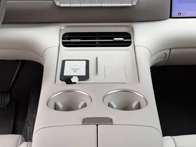 IM Motors LS6 — Фото автомобиля 13