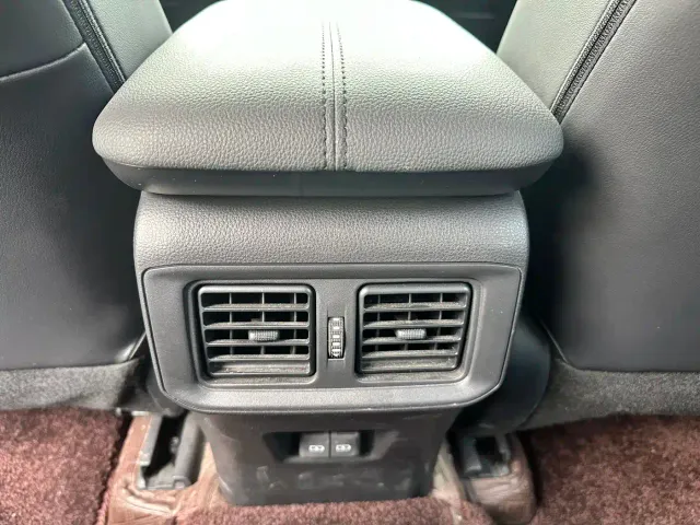 Toyota Wildlander — Фото автомобиля 17