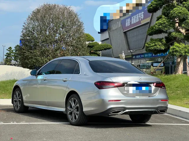 Mercedes-Benz E-Class — Фото автомобиля 9