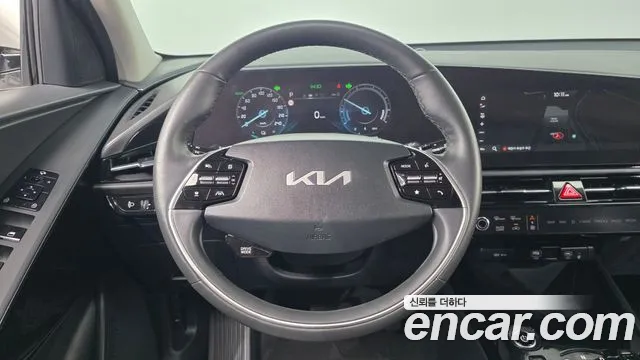 Kia Niro — Фото автомобиля 19