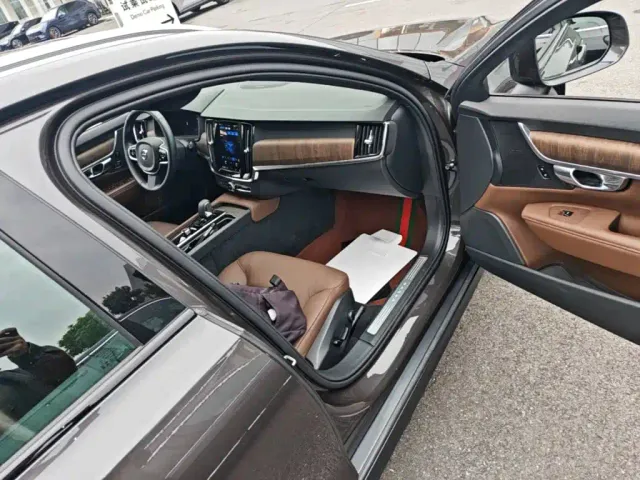 Volvo V90 — Фото автомобиля 8