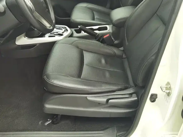 Nissan Terra 2020 2.5L XL Upper 4WD Automatic Luxury Edition — Фото автомобиля 20
