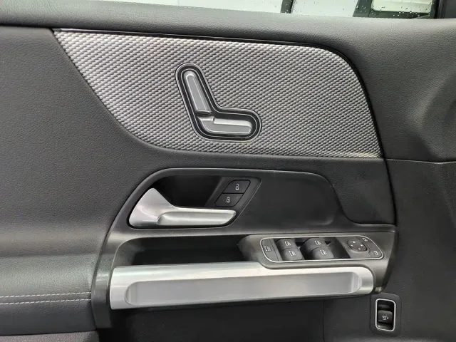 Mercedes-Benz GLB-Class — Фото автомобиля 17