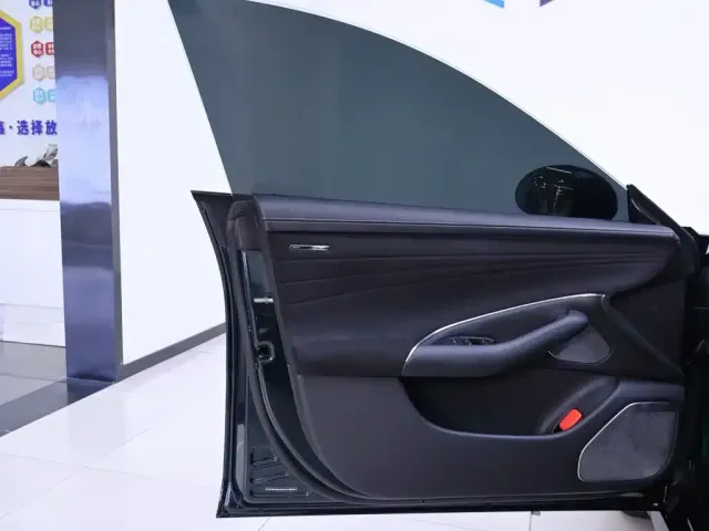 Xiaomi SU7 — Фото автомобиля 18