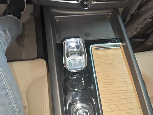 Volvo XC60 — Фото автомобиля 13