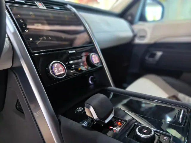 Land Rover Discovery — Фото автомобиля 7