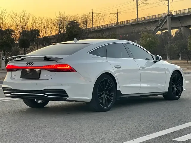 Audi Audi A7 2023 Model 45 TFSI Premium Selection Edition — Фото автомобиля 7