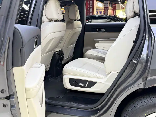 Li Auto ONE — Фото автомобиля 12