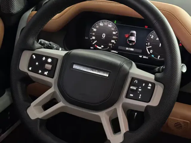 Land Rover Defender — Фото автомобиля 8