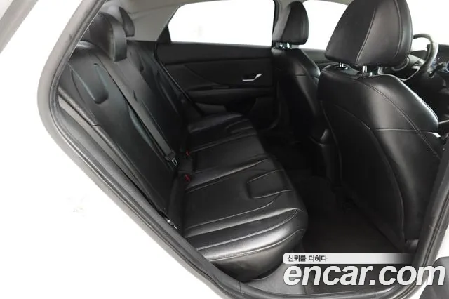 Hyundai AVANTE Avante (CN7) — Фото автомобиля 18