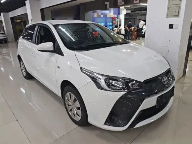 Toyota YARiS L Zhi Xuan 2022 1.5L CVT Leading PLUS Edition — Фото автомобиля 3