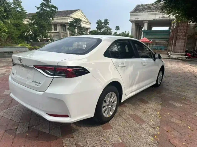 Toyota Corolla — Фото автомобиля 5