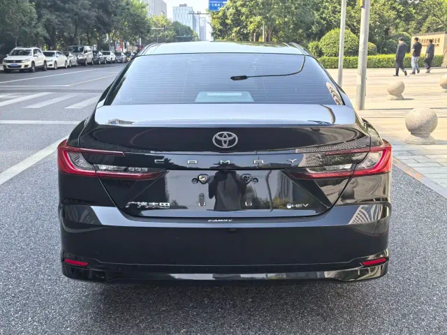 Toyota Camry — Фото автомобиля 4