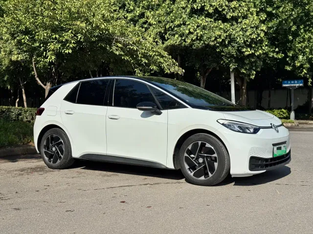 Volkswagen ID.3 — Фото автомобиля 2