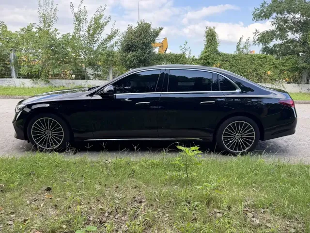 Mercedes-Benz E-Class — Фото автомобиля 5