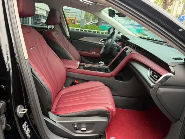 Hongqi H5 — Фото автомобиля 10