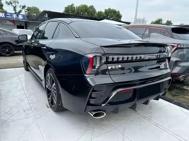 Lynk & Co 03 — Фото автомобиля 6