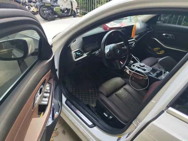 BMW i3 — Фото автомобиля 12