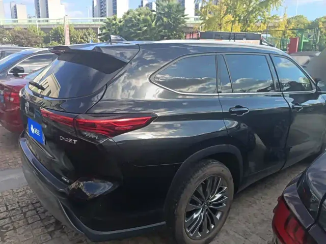 Toyota Highlander — Фото автомобиля 3
