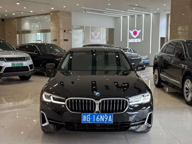BMW 5 Series — Фото автомобиля 2